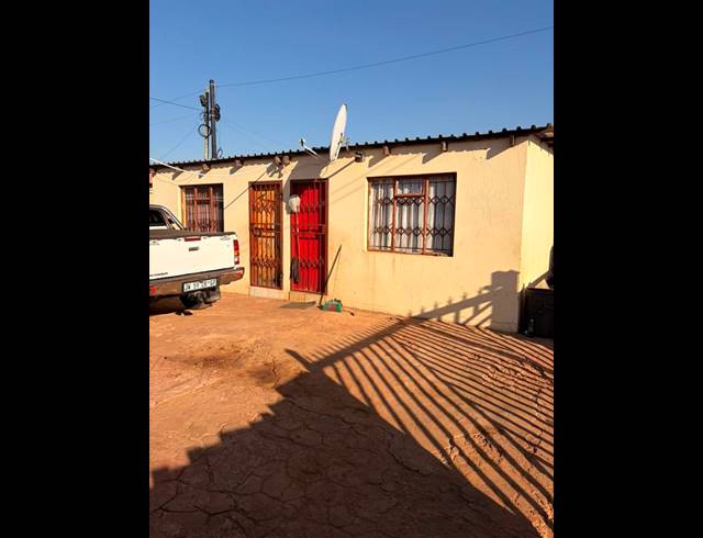 7 BEDROOM HOUSE FOR SALE IN MAHUBE VALLEY